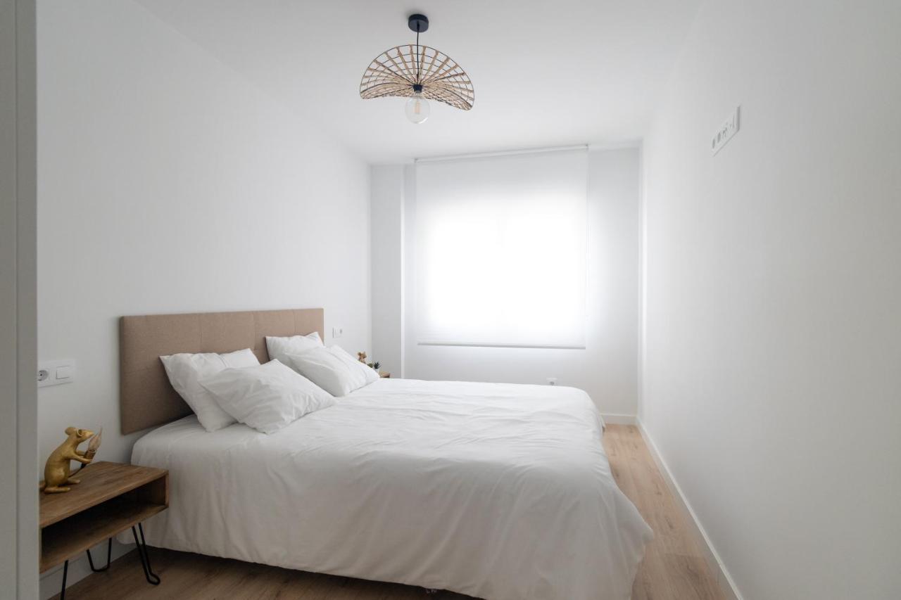 Lujoso Apartamento Entre 2 Playas Con Garaje, Wifi Gijón Kültér fotó