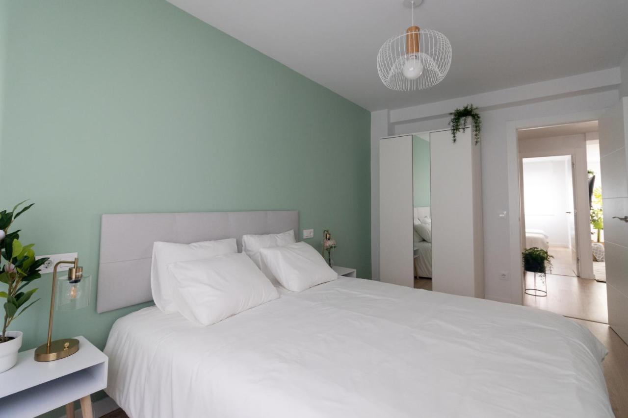 Lujoso Apartamento Entre 2 Playas Con Garaje, Wifi Gijón Kültér fotó